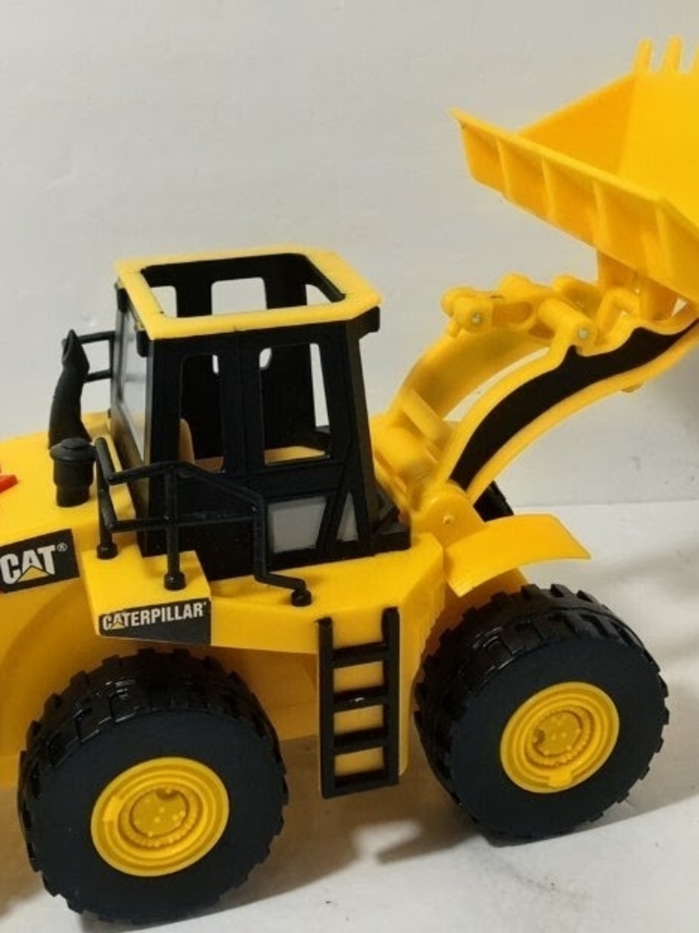 Toy State CAT Caterpillar Job Site Machines Motorized Wheel Loader